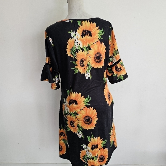 Pinup Fashion Black Sunflower Dress - Picture 6 of 10